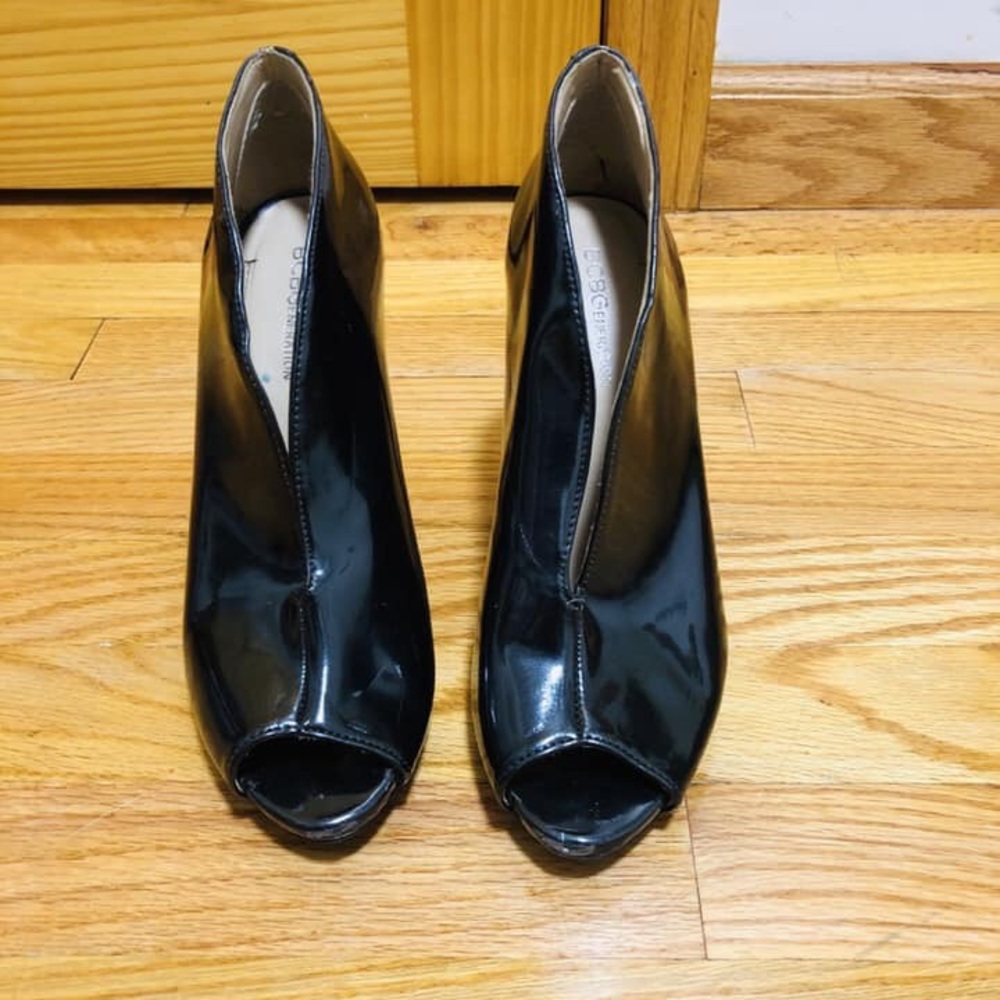 BCBG heels